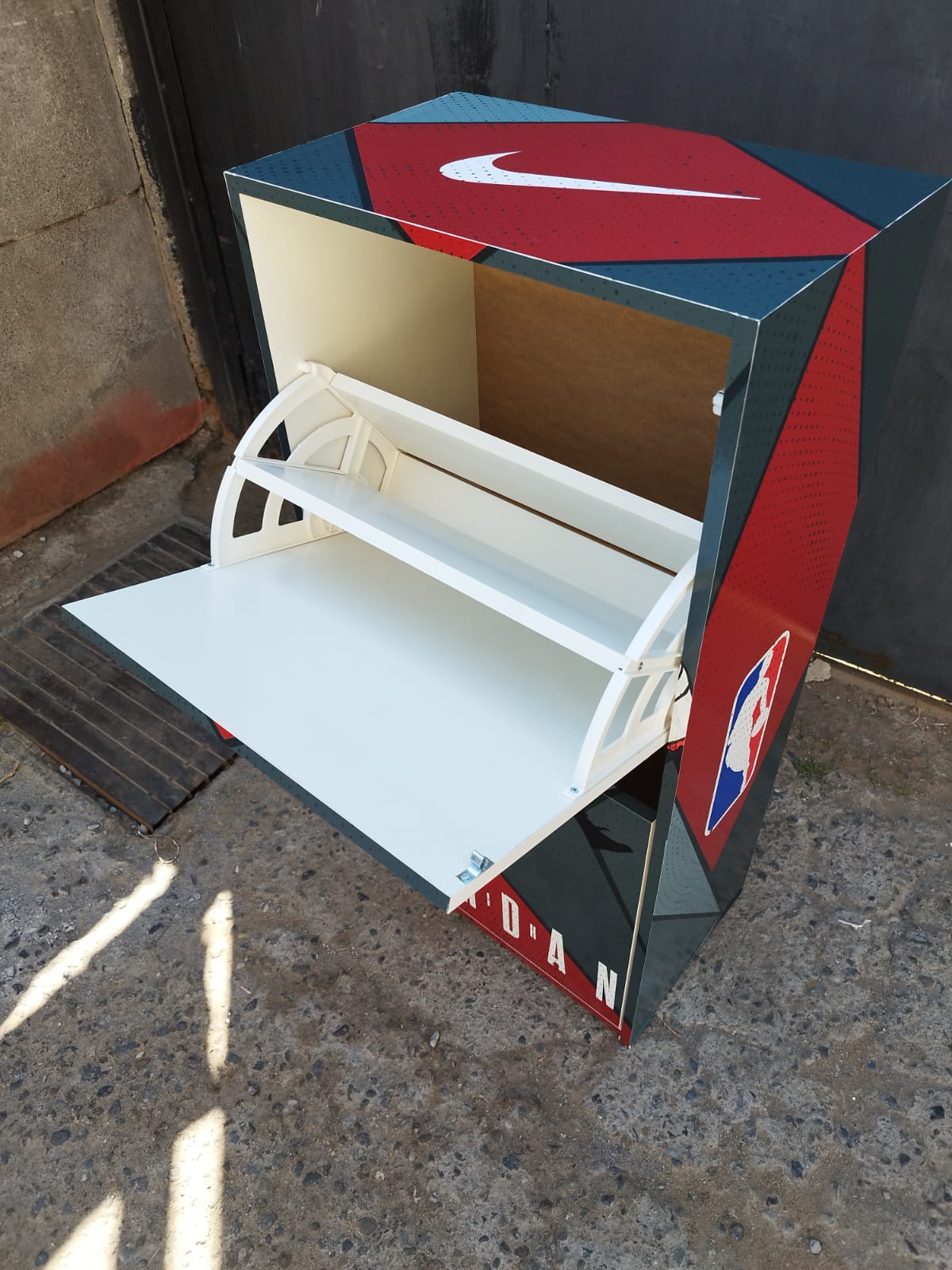 Zapatero abierto con capacidad para zapatos